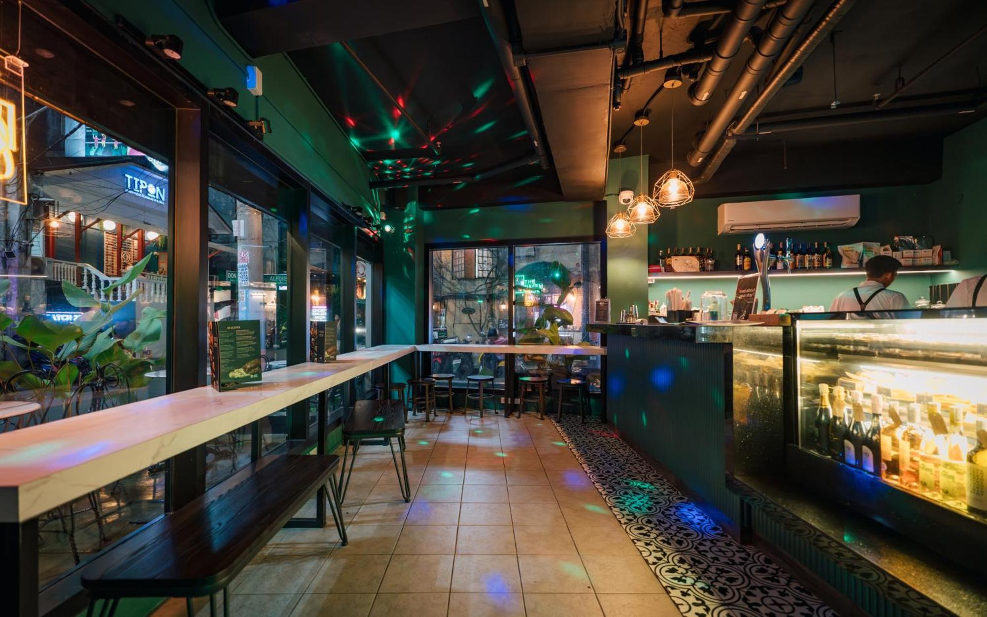 Mad Monkey Manila Vandrarhem Makati City Exteriör bild