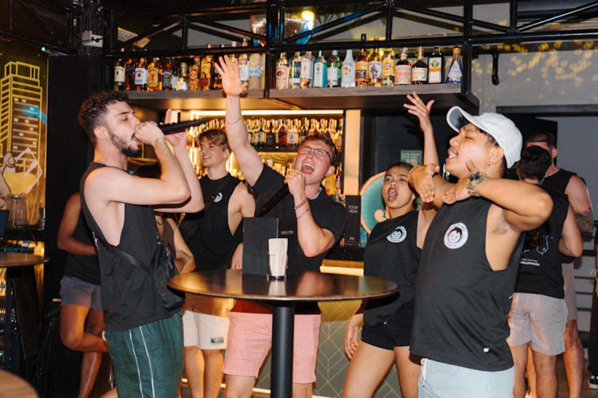 Mad Monkey Manila Vandrarhem Makati City Exteriör bild