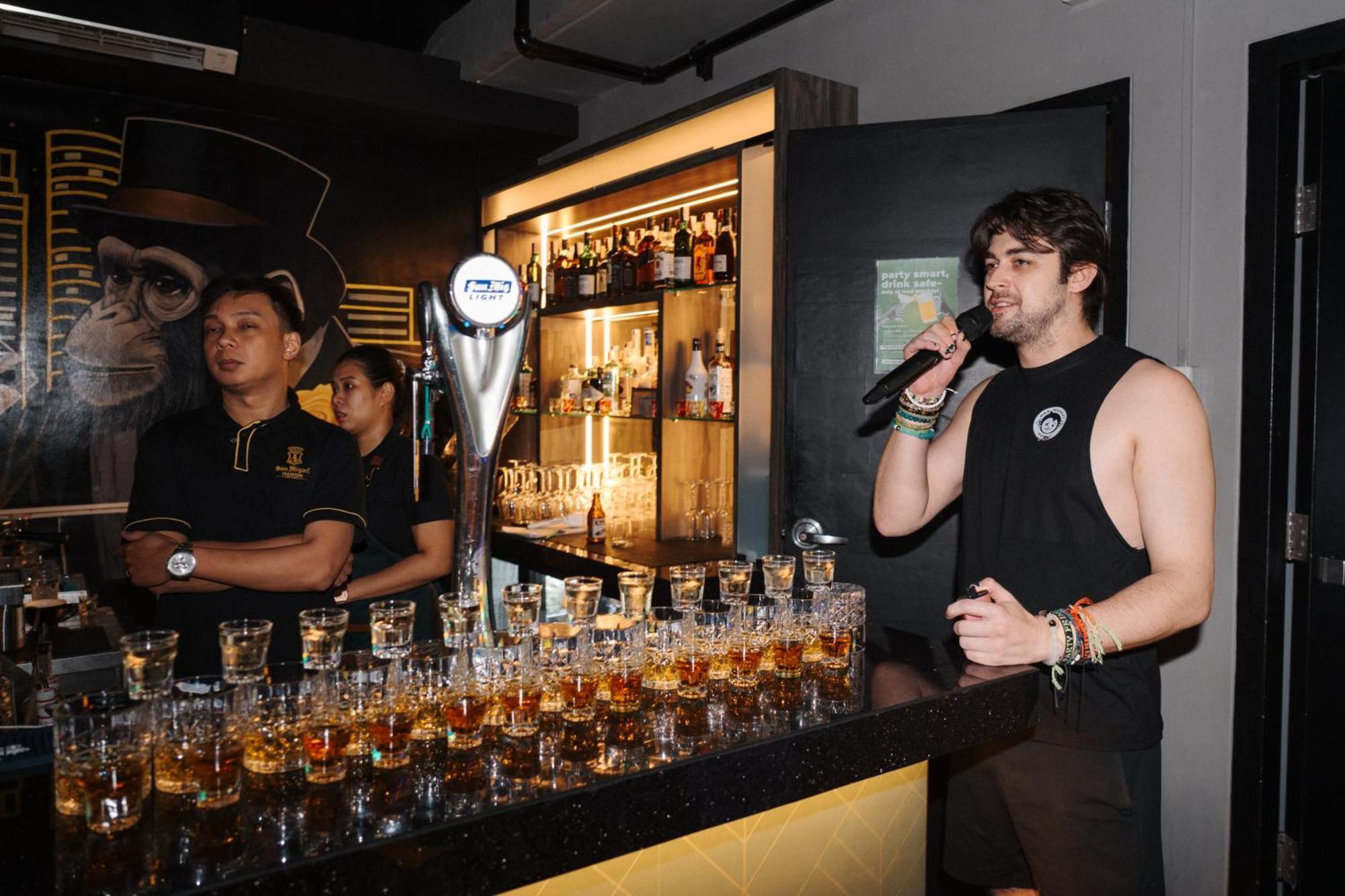 Mad Monkey Manila Vandrarhem Makati City Exteriör bild